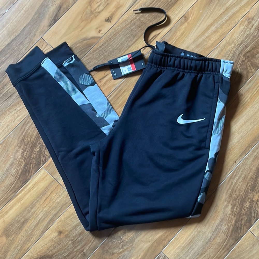 NWT size large Nike drI-fit joggers